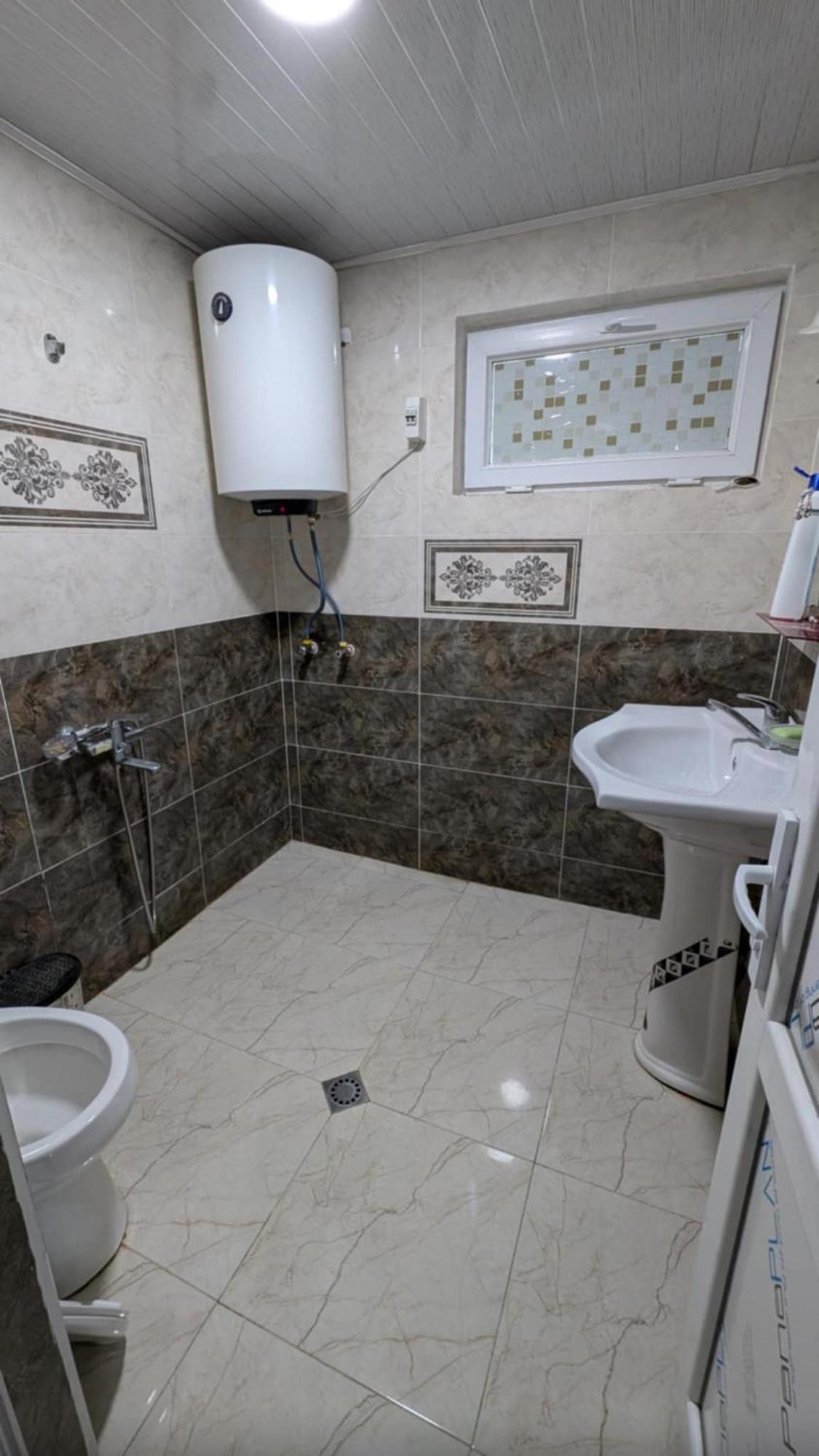 Valodia Guest House In Μέστια Εξωτερικό φωτογραφία