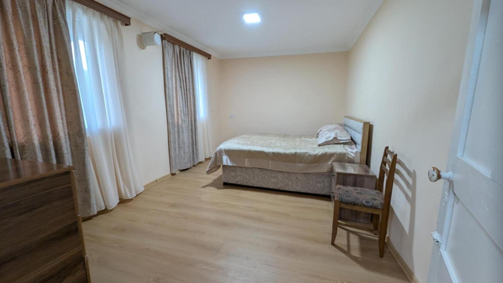 Valodia Guest House In Μέστια Εξωτερικό φωτογραφία