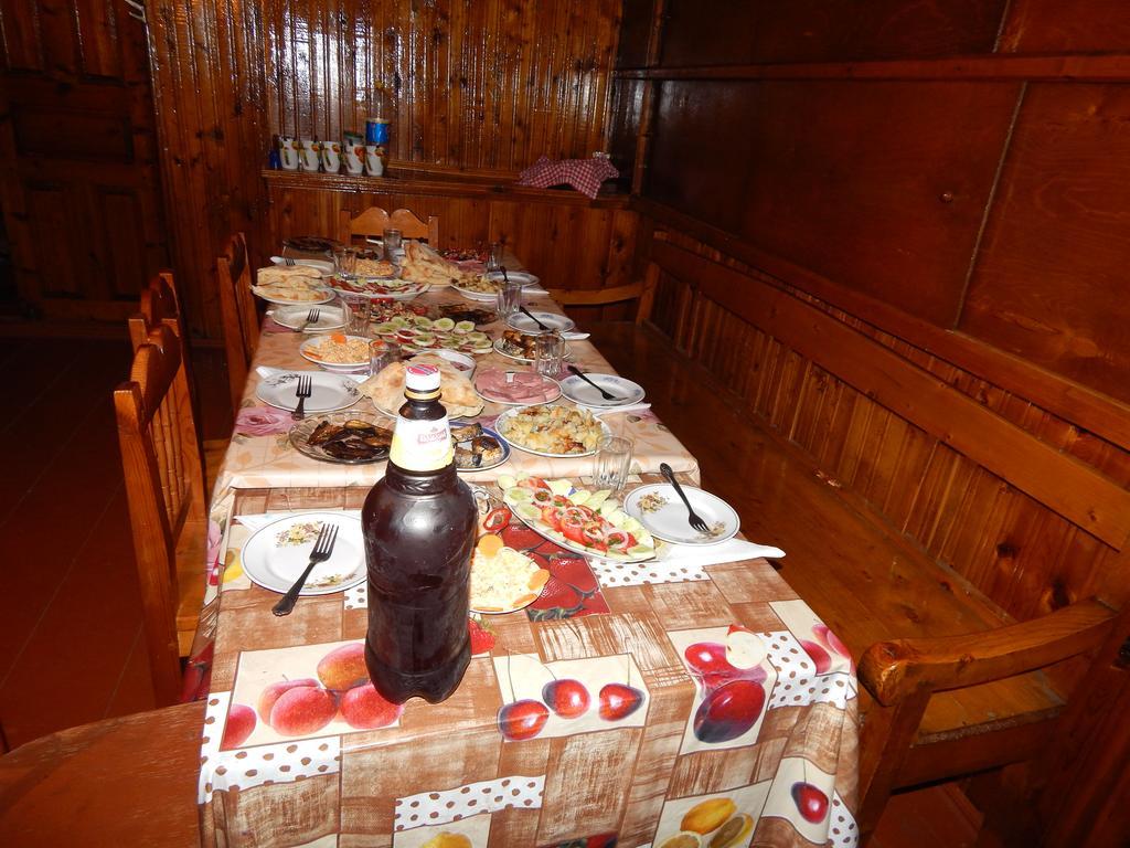Valodia Guest House In Μέστια Εξωτερικό φωτογραφία
