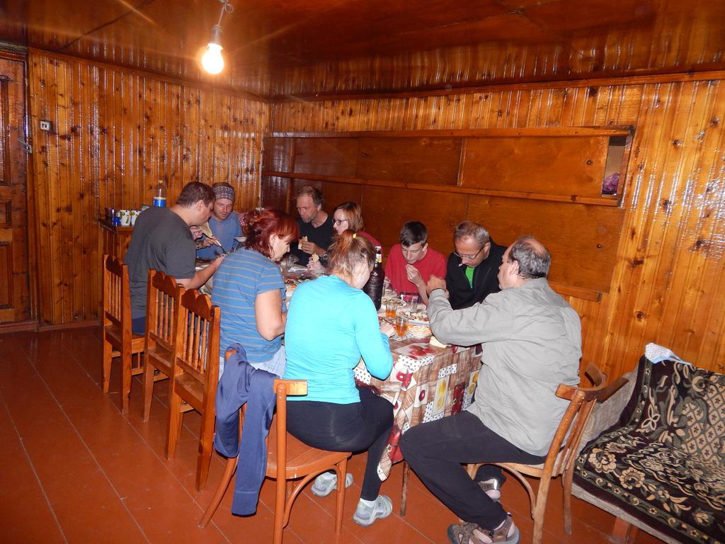 Valodia Guest House In Μέστια Εξωτερικό φωτογραφία