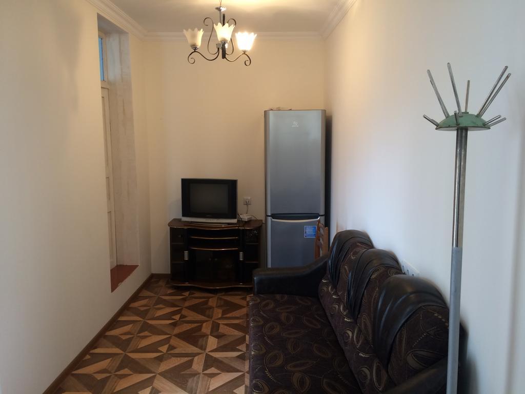 Valodia Guest House In Μέστια Εξωτερικό φωτογραφία