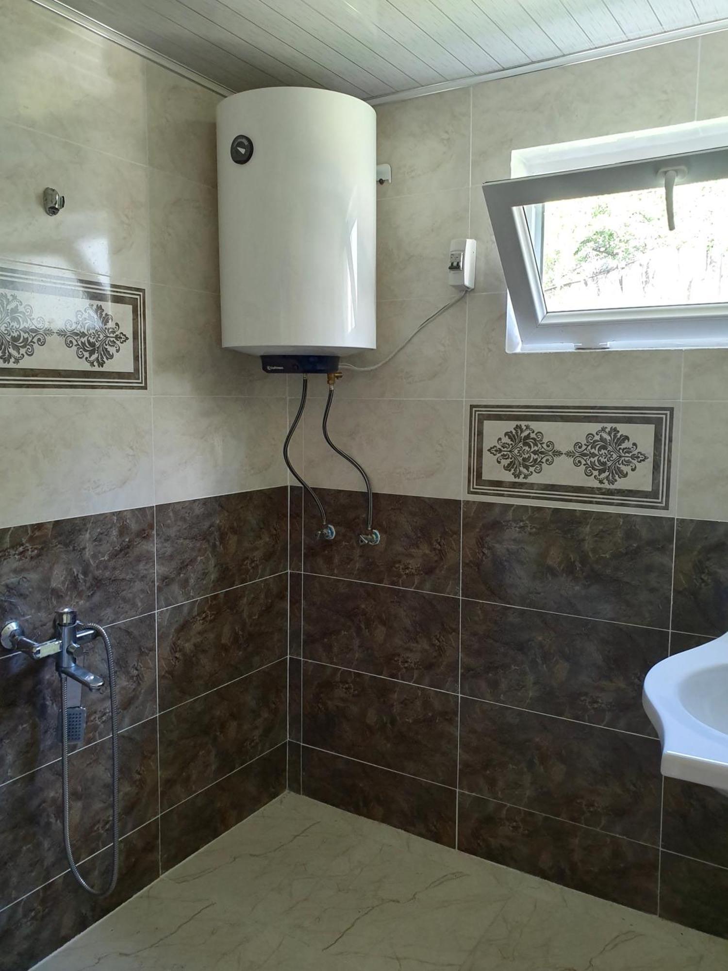 Valodia Guest House In Μέστια Εξωτερικό φωτογραφία